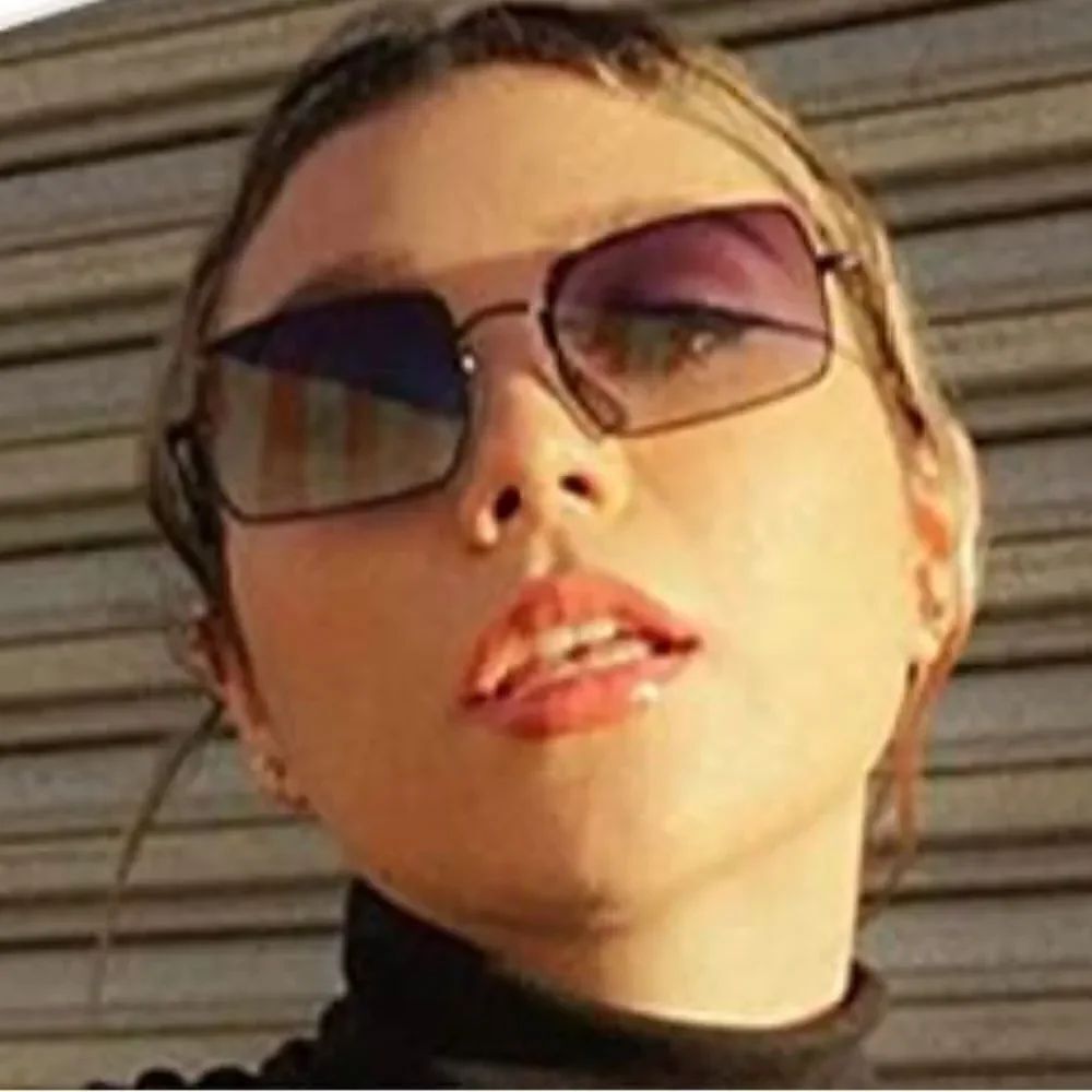 Trendy Thin Rectangle Frame Sunglasses - Picture 2 of 4